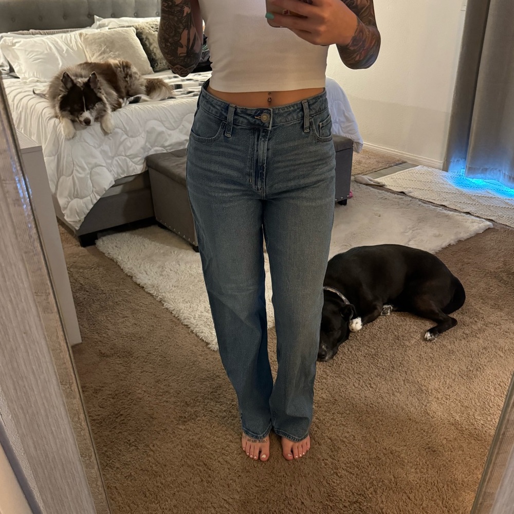 Women’s Hollister ultra high rise dad jeans